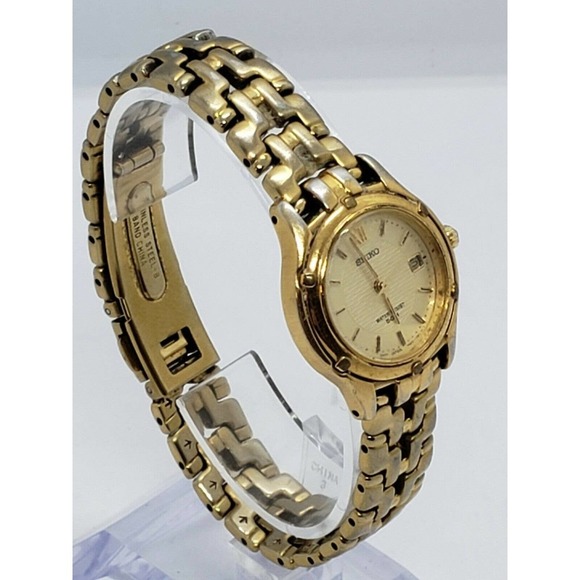 Seiko Women\'s Gold Tone 28mm 7n82-0599 main image 8